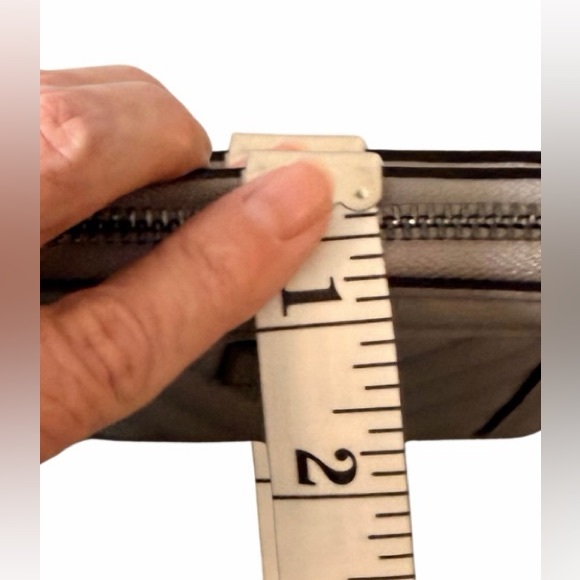 The Victoria Small Wallet - Picture 7 of 9